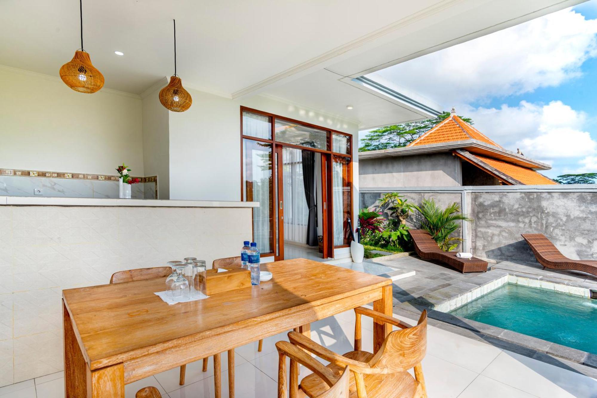Villa Padang Santhi *